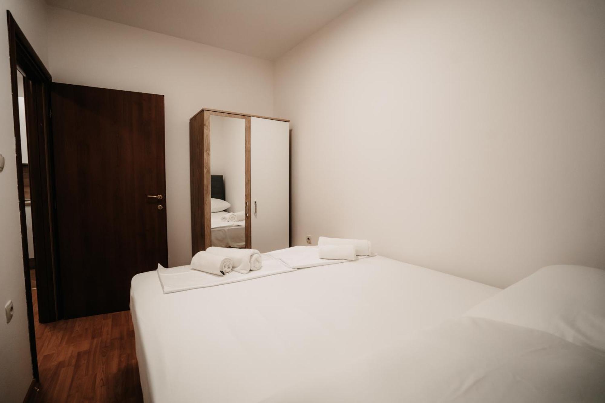 Riverside Apartments Мостар Екстер'єр фото